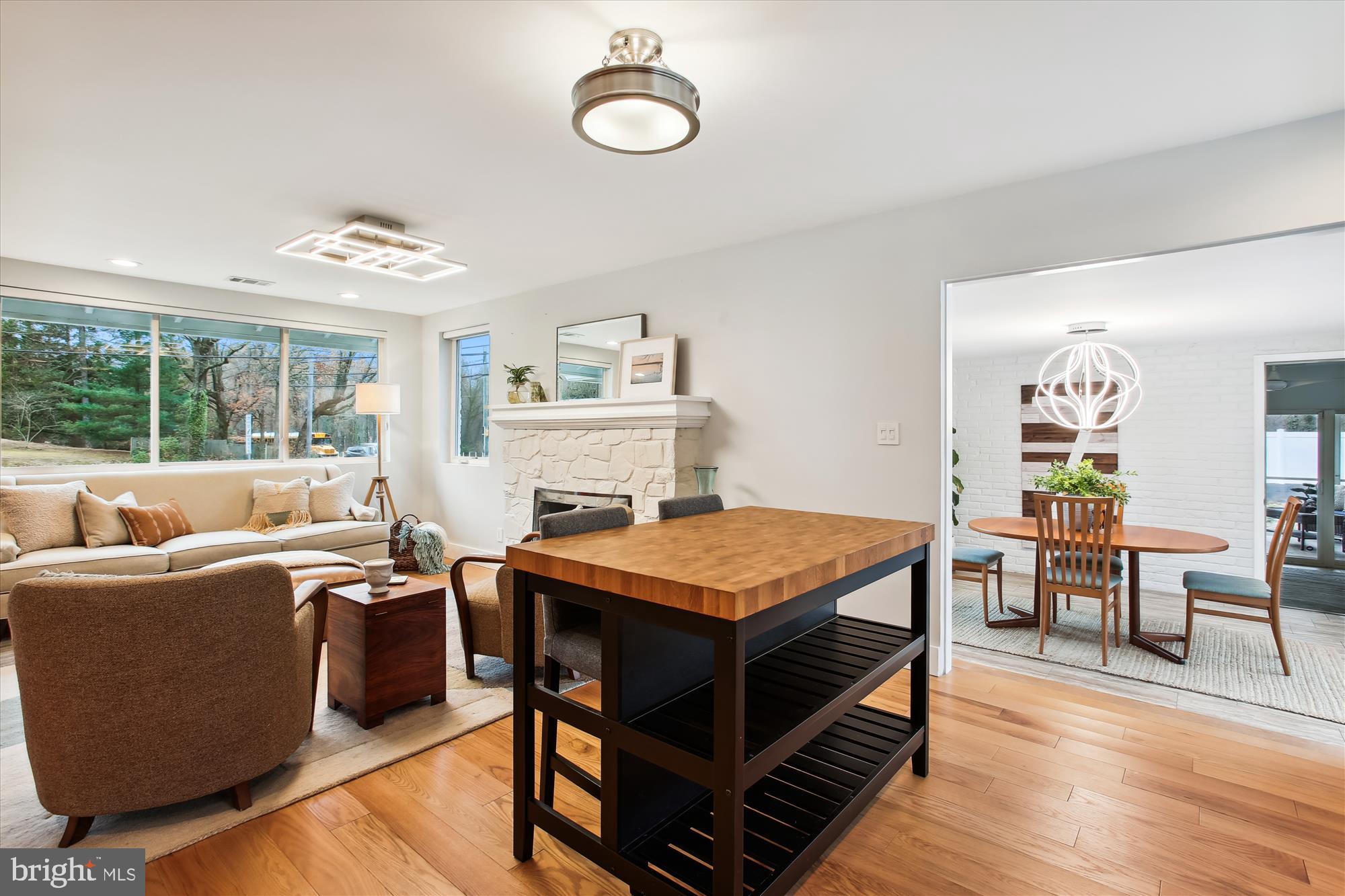 1228 MORNINGSIDE LANE