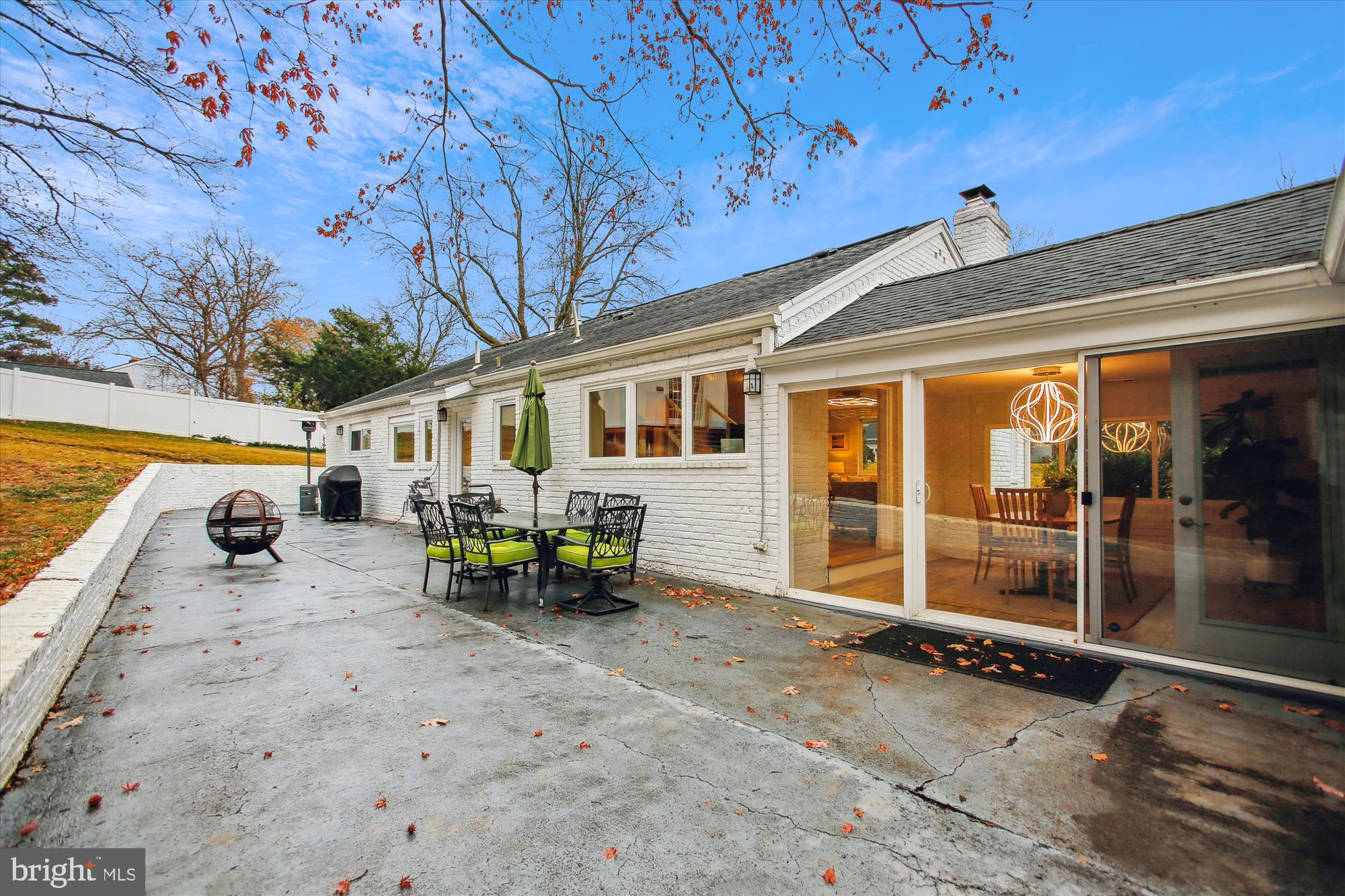 1228 MORNINGSIDE LANE