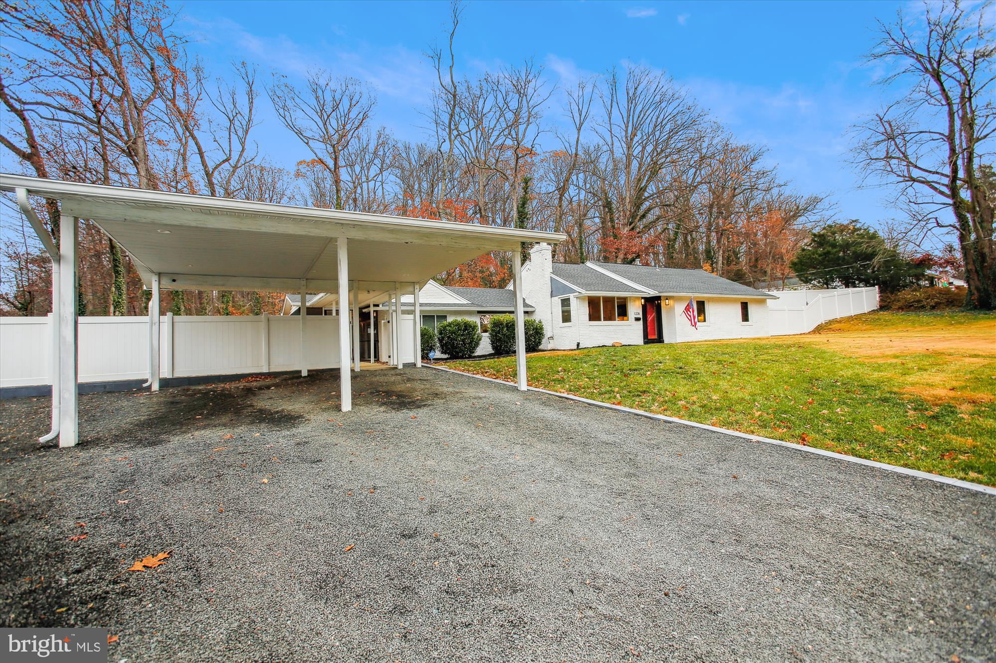 1228 MORNINGSIDE LANE