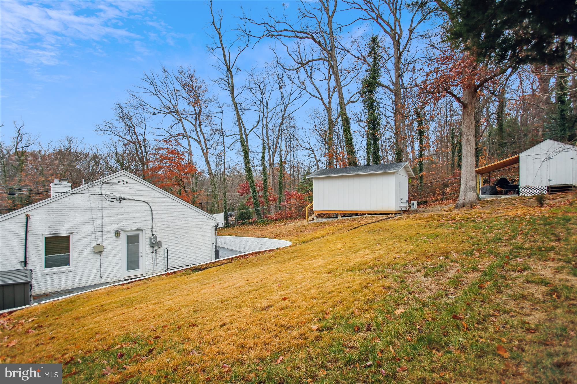 1228 MORNINGSIDE LANE