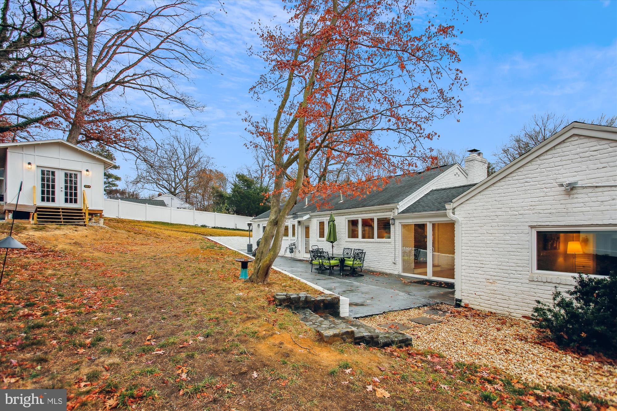 1228 MORNINGSIDE LANE