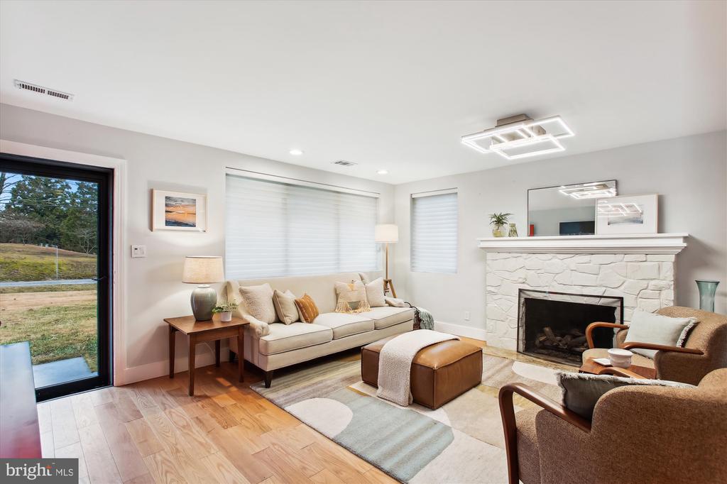 1228 MORNINGSIDE LANE