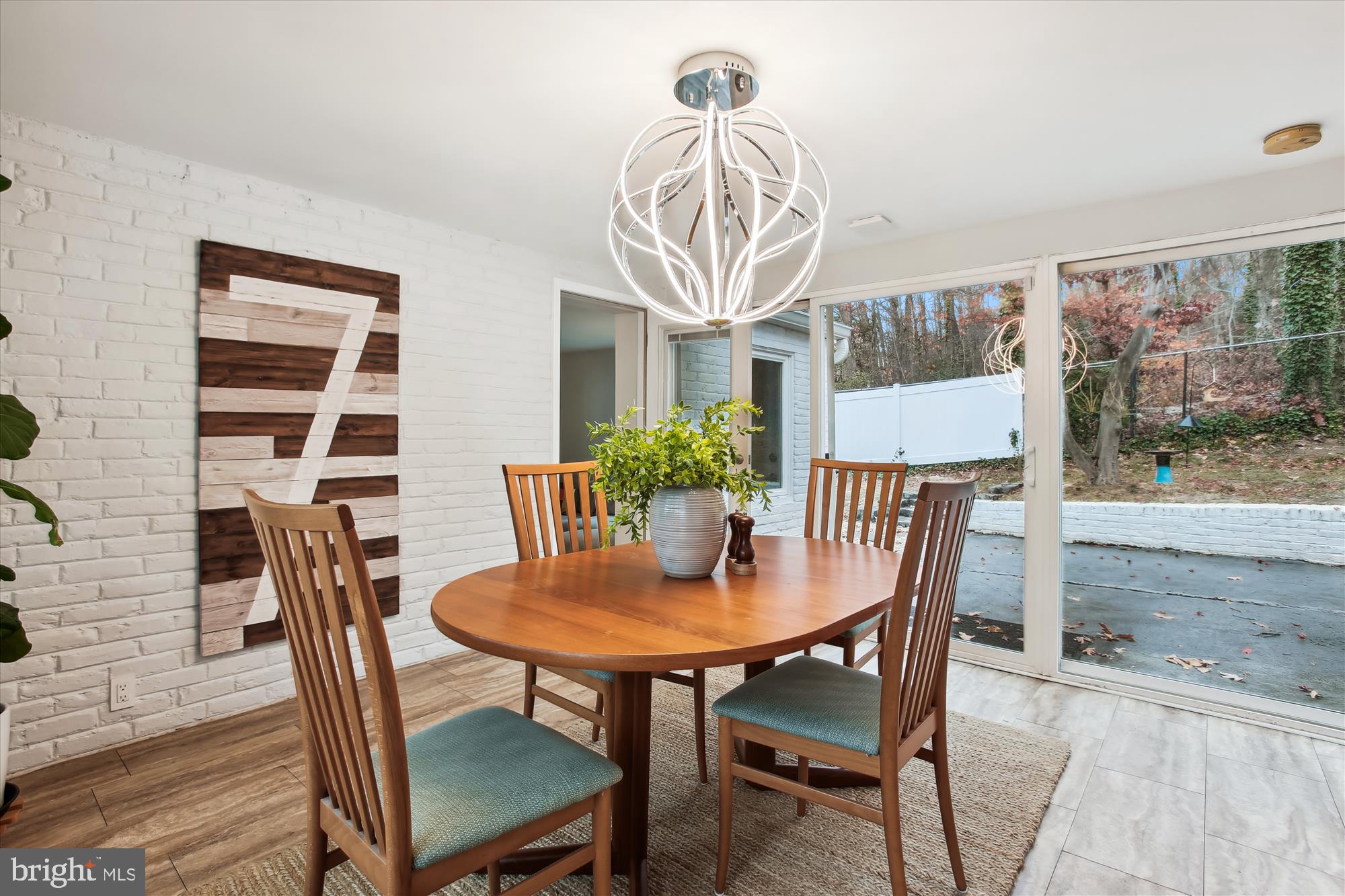 1228 MORNINGSIDE LANE