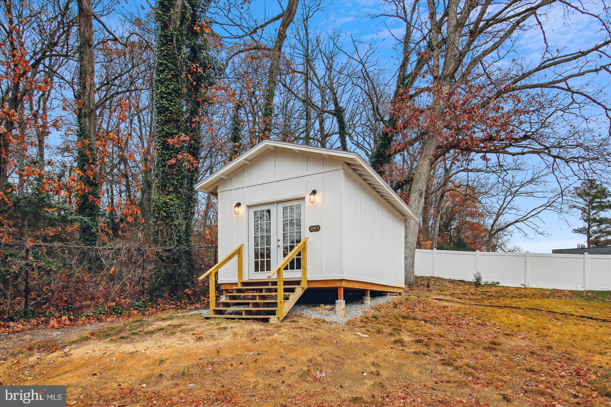 1228 MORNINGSIDE LANE