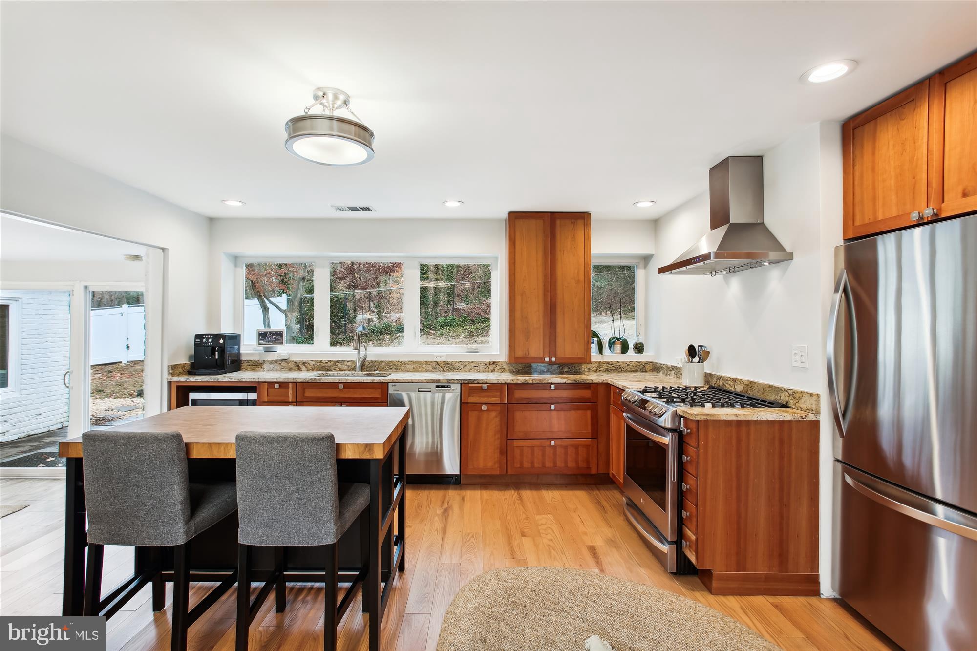 1228 MORNINGSIDE LANE