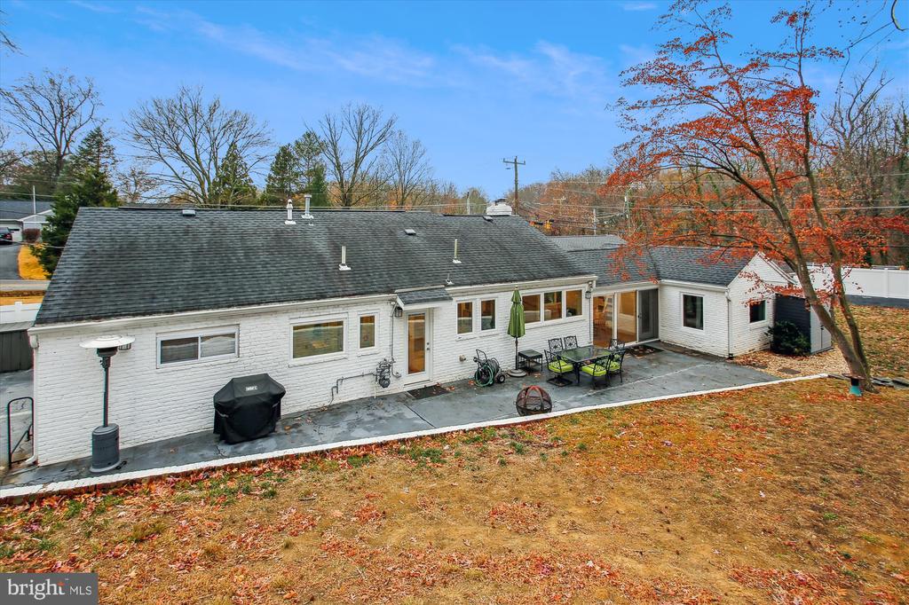 1228 MORNINGSIDE LANE