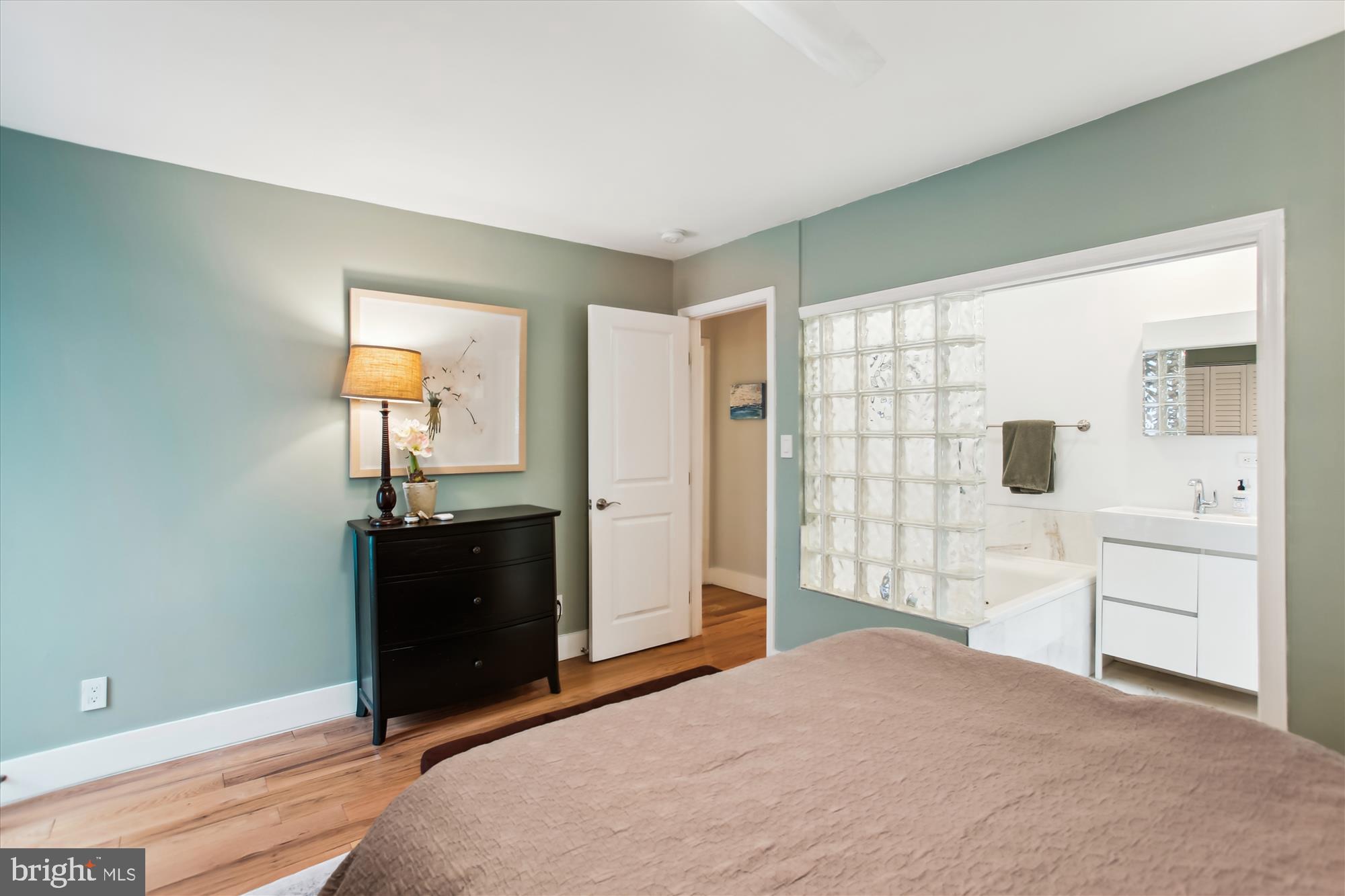 1228 MORNINGSIDE LANE