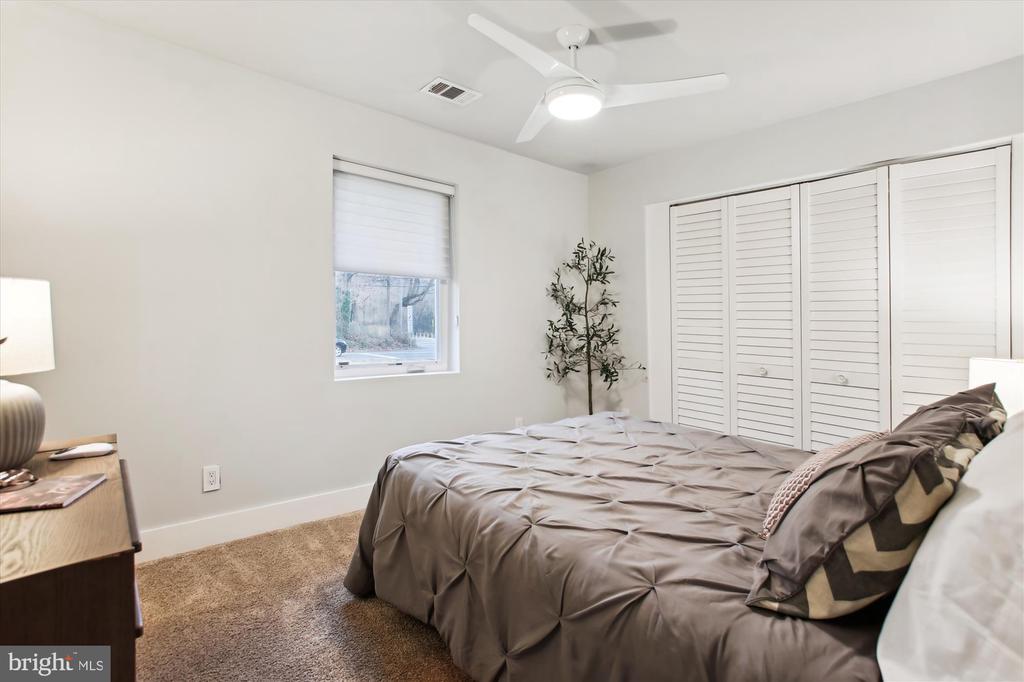 1228 MORNINGSIDE LANE