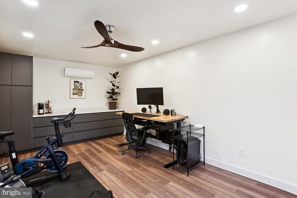 1228 MORNINGSIDE LANE