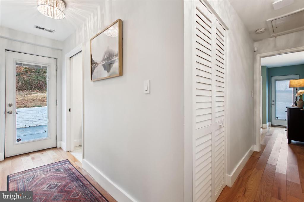 1228 MORNINGSIDE LANE