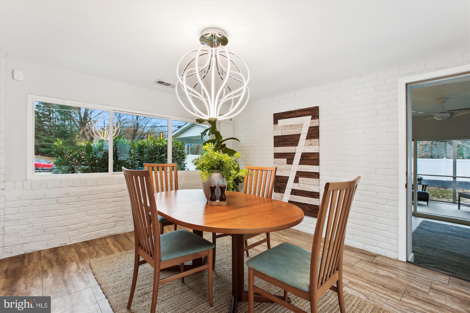 1228 MORNINGSIDE LANE