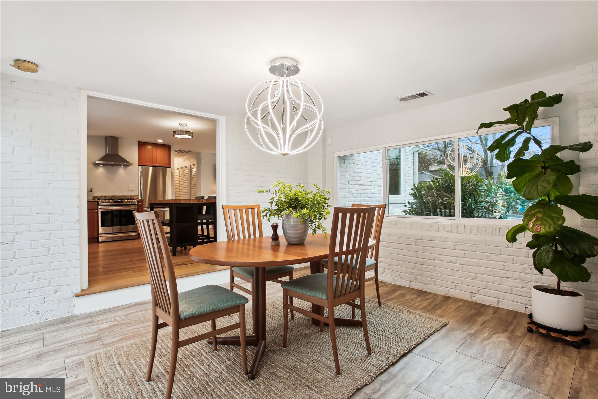 1228 MORNINGSIDE LANE