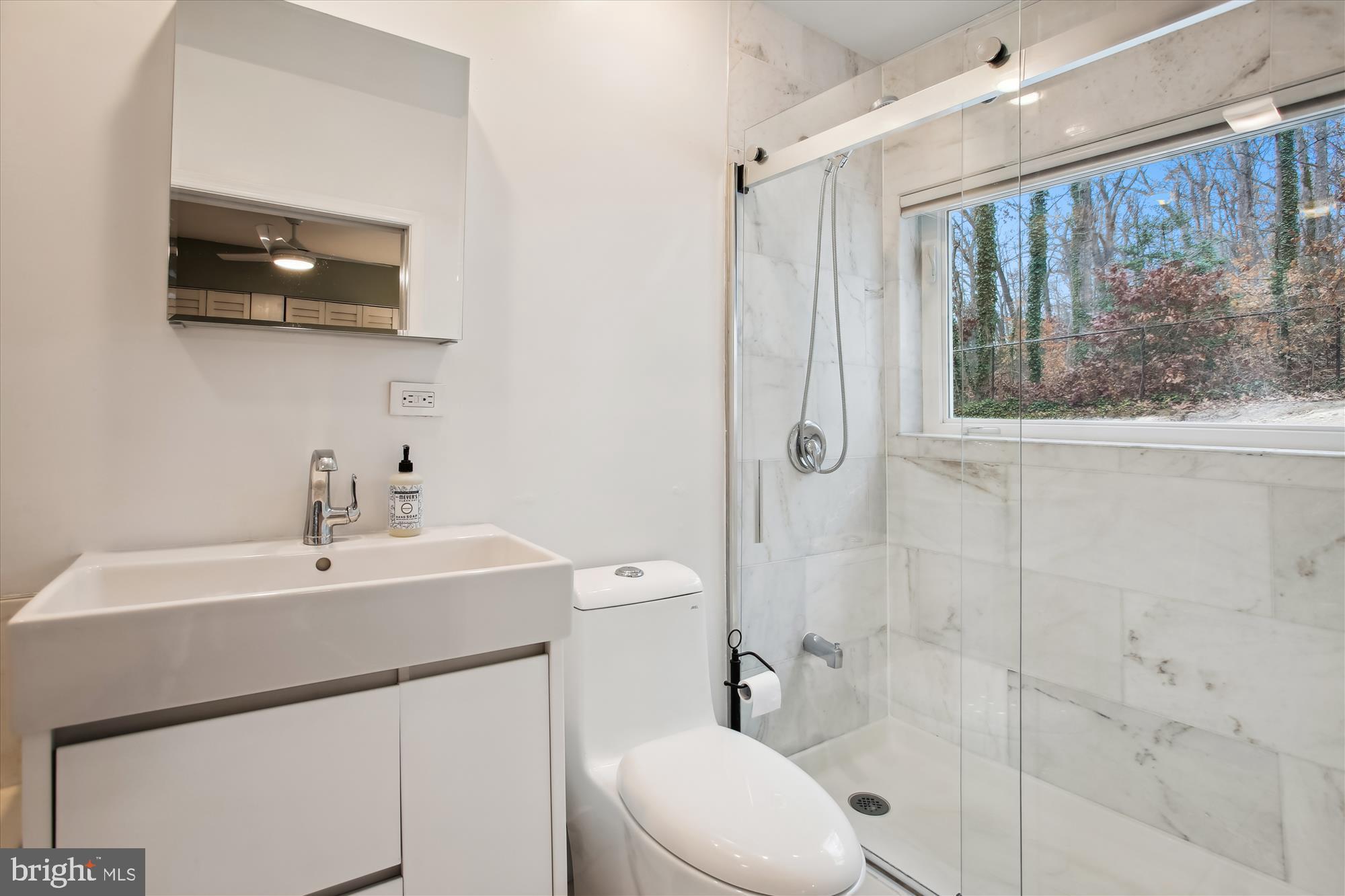 1228 MORNINGSIDE LANE