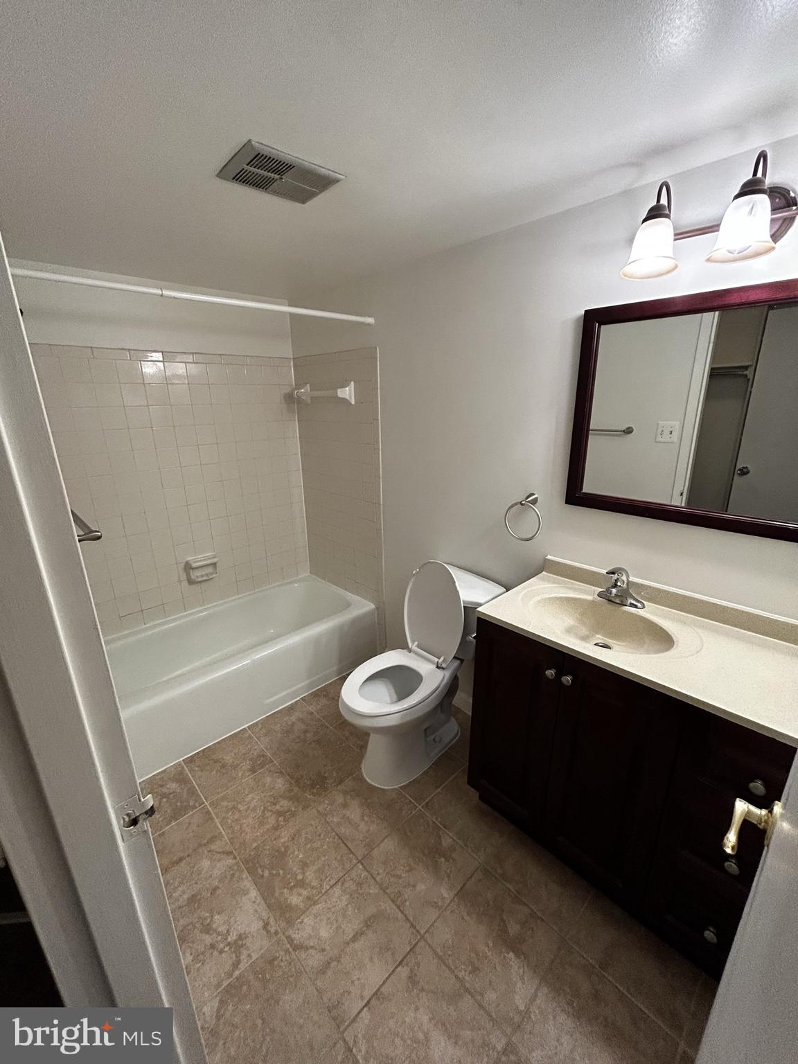 1430 NORTHGATE SQ #12B