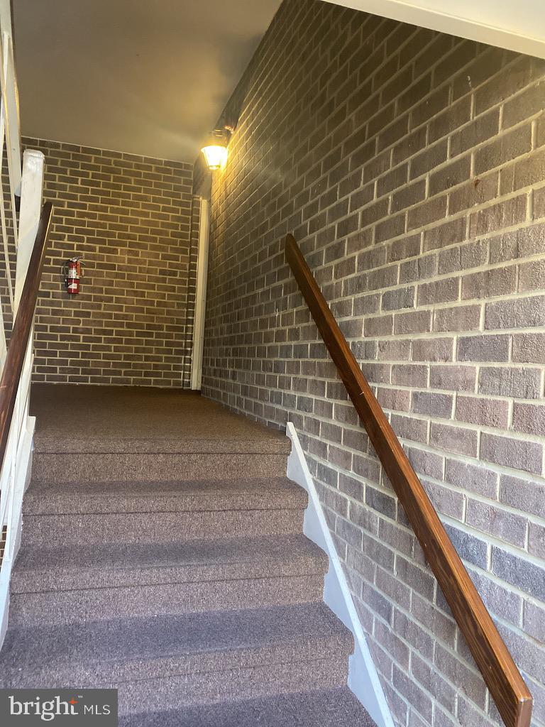 1430 NORTHGATE SQ #12B