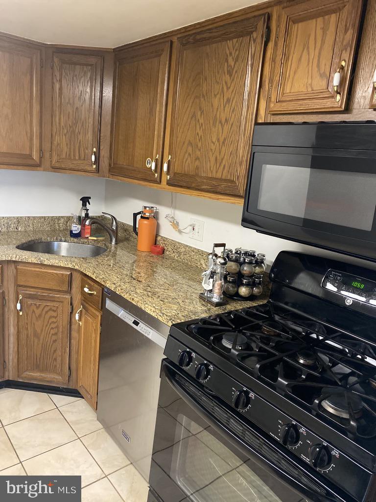 1430 NORTHGATE SQ #12B