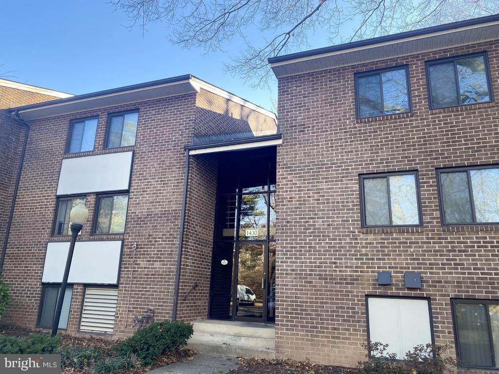 1430 NORTHGATE SQ #12B