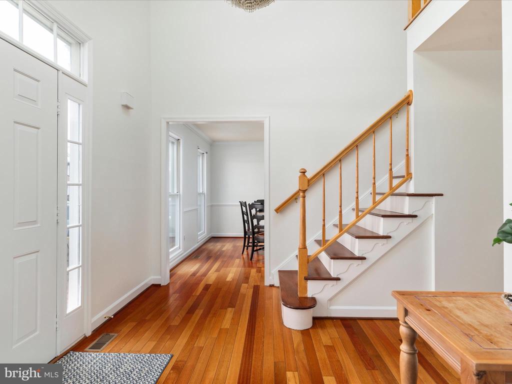 14800 Hunting Path Pl