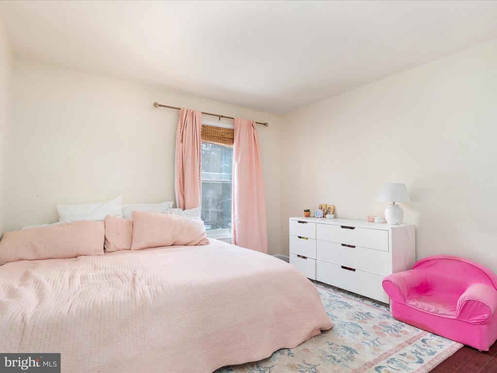 14800 Hunting Path Pl