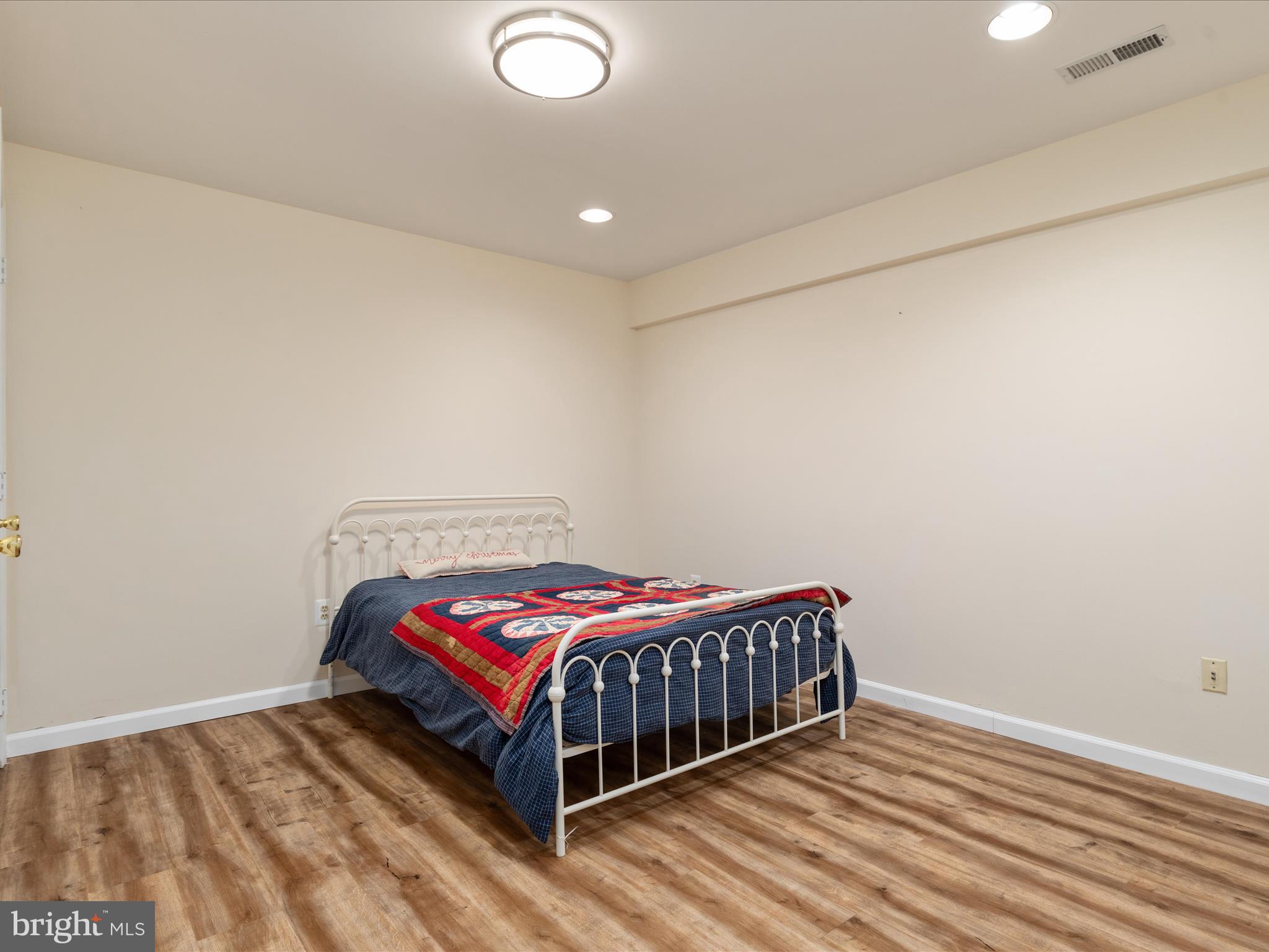 14800 Hunting Path Pl