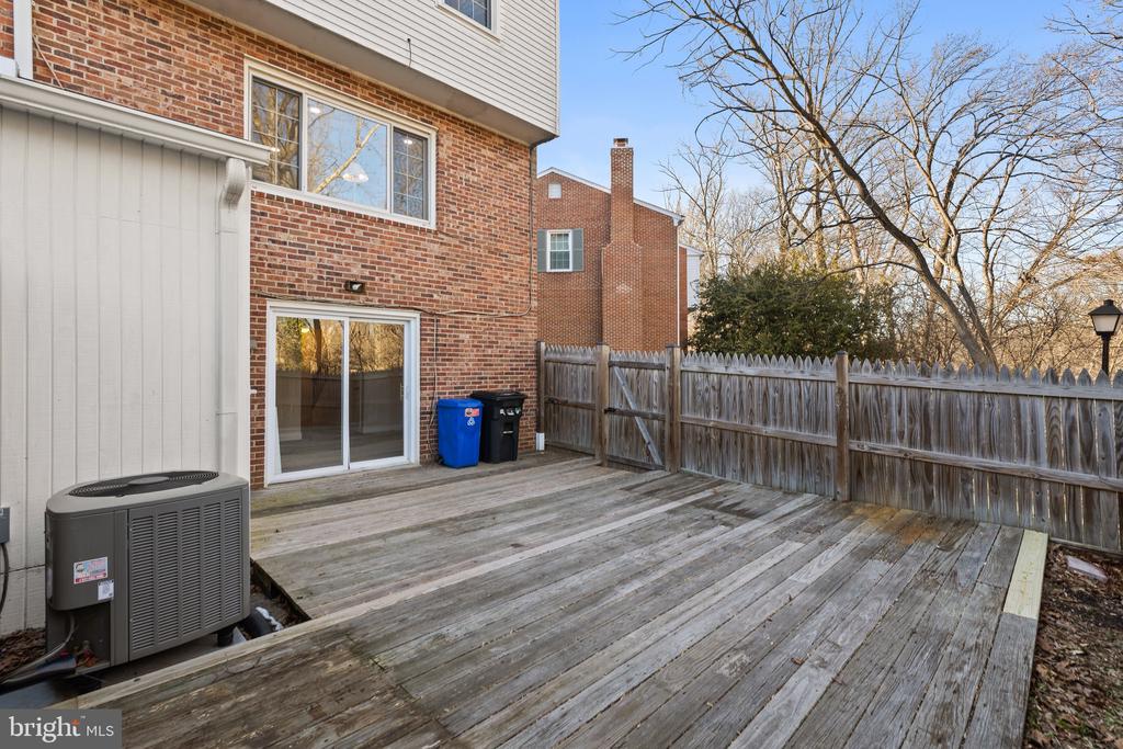 6523 ORONO COURT