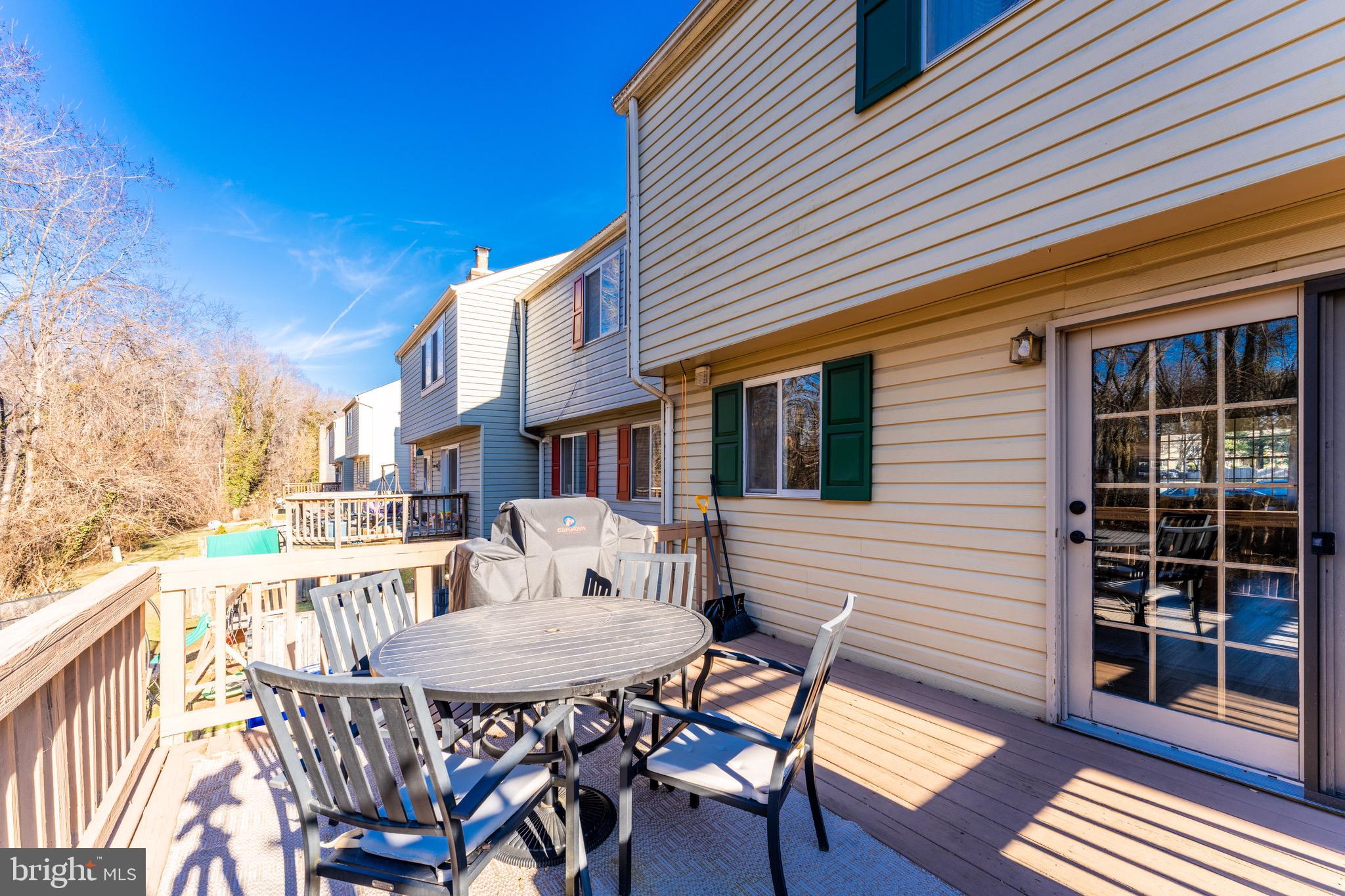 1124 Floyd Pl