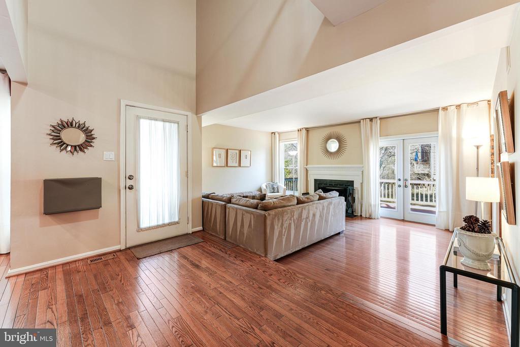 1609 Apricot Ct