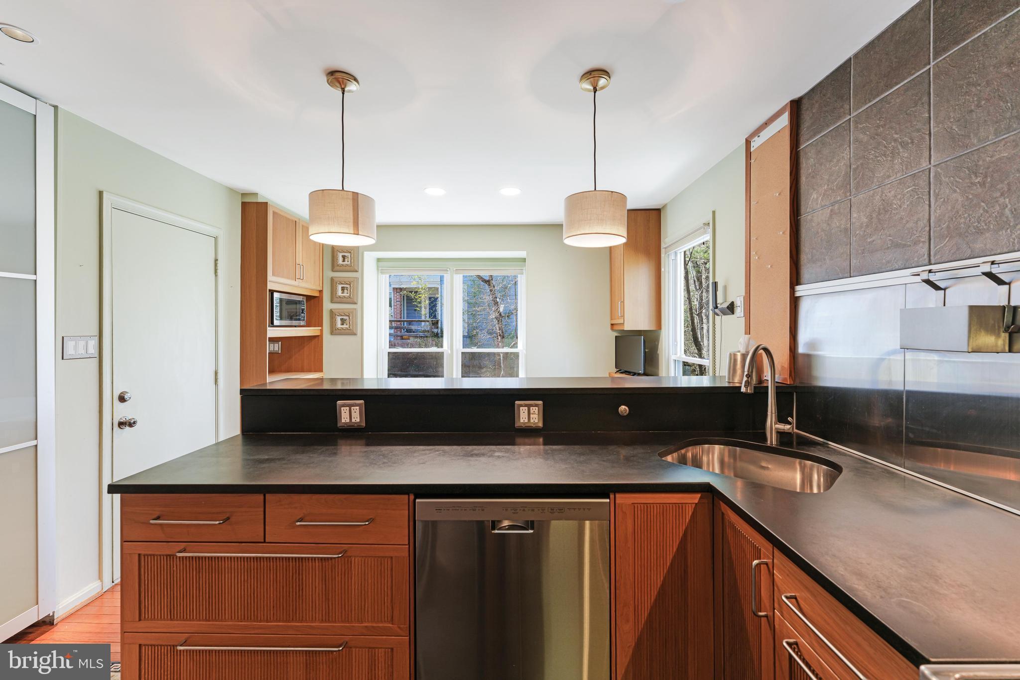 1609 Apricot Ct