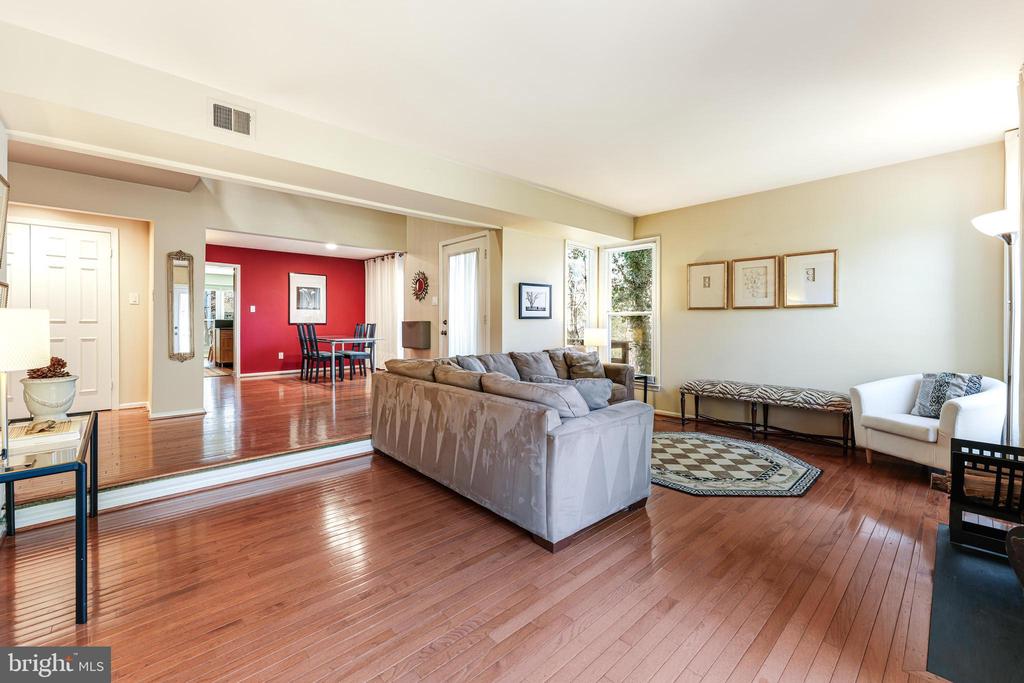 1609 Apricot Ct