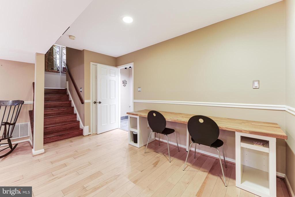 1609 Apricot Ct