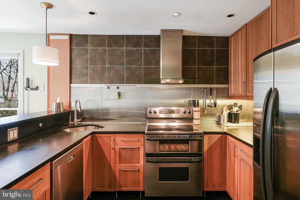 1609 Apricot Ct