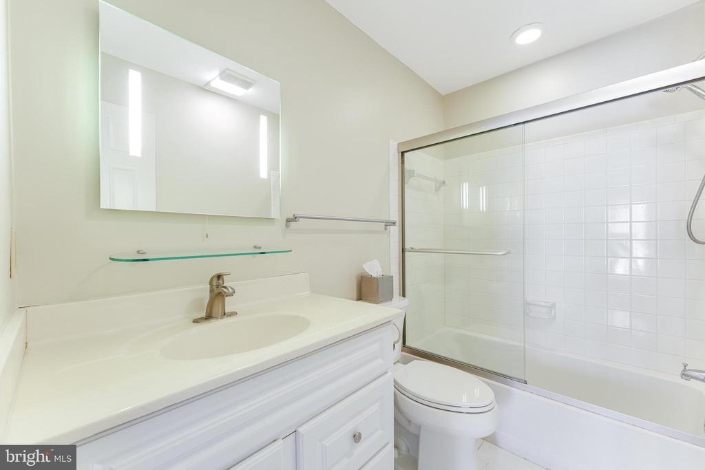 1609 Apricot Ct