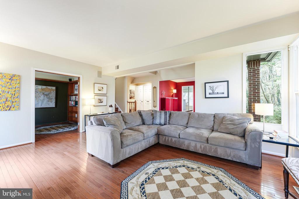 1609 Apricot Ct