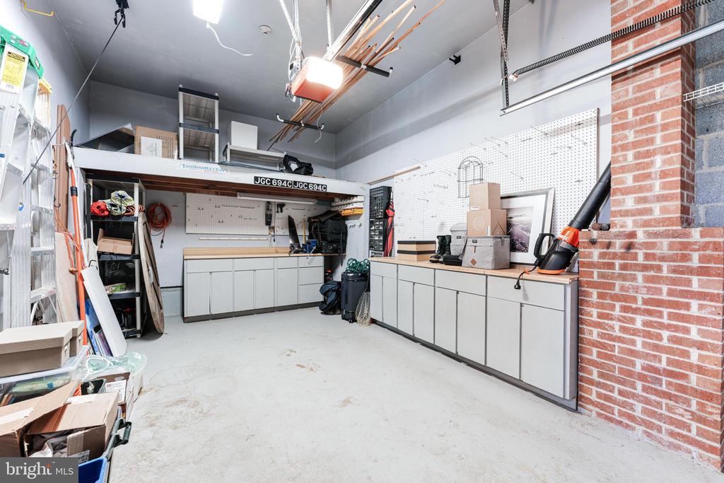 1609 Apricot Ct