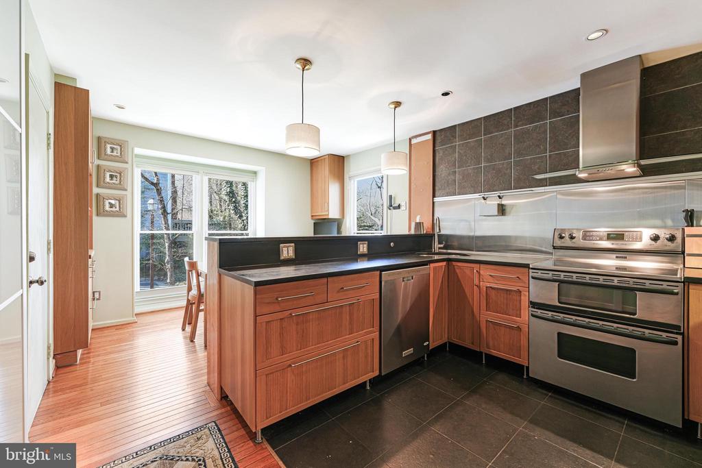 1609 Apricot Ct