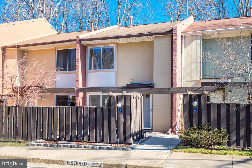 1325 NORTHGATE SQ