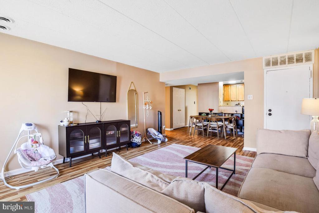 2653 Redcoat Dr #112