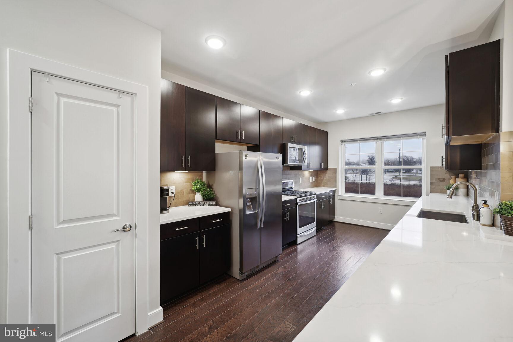 2903 Bleeker St #5-105