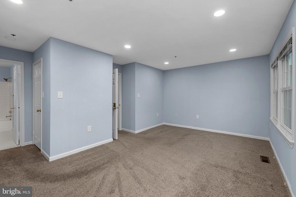 11709 Tumbrel Ct