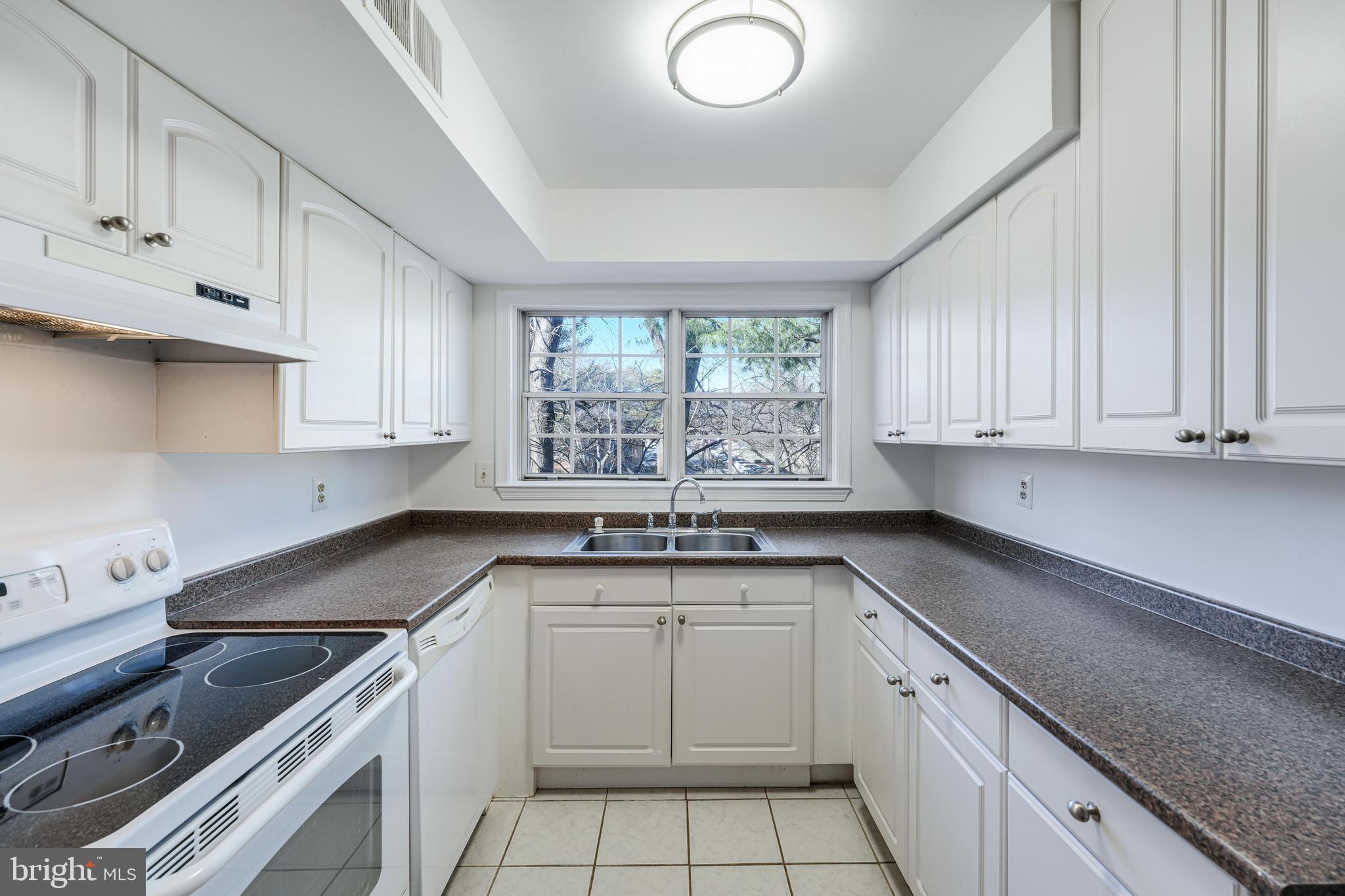 7750 New Providence Dr #35