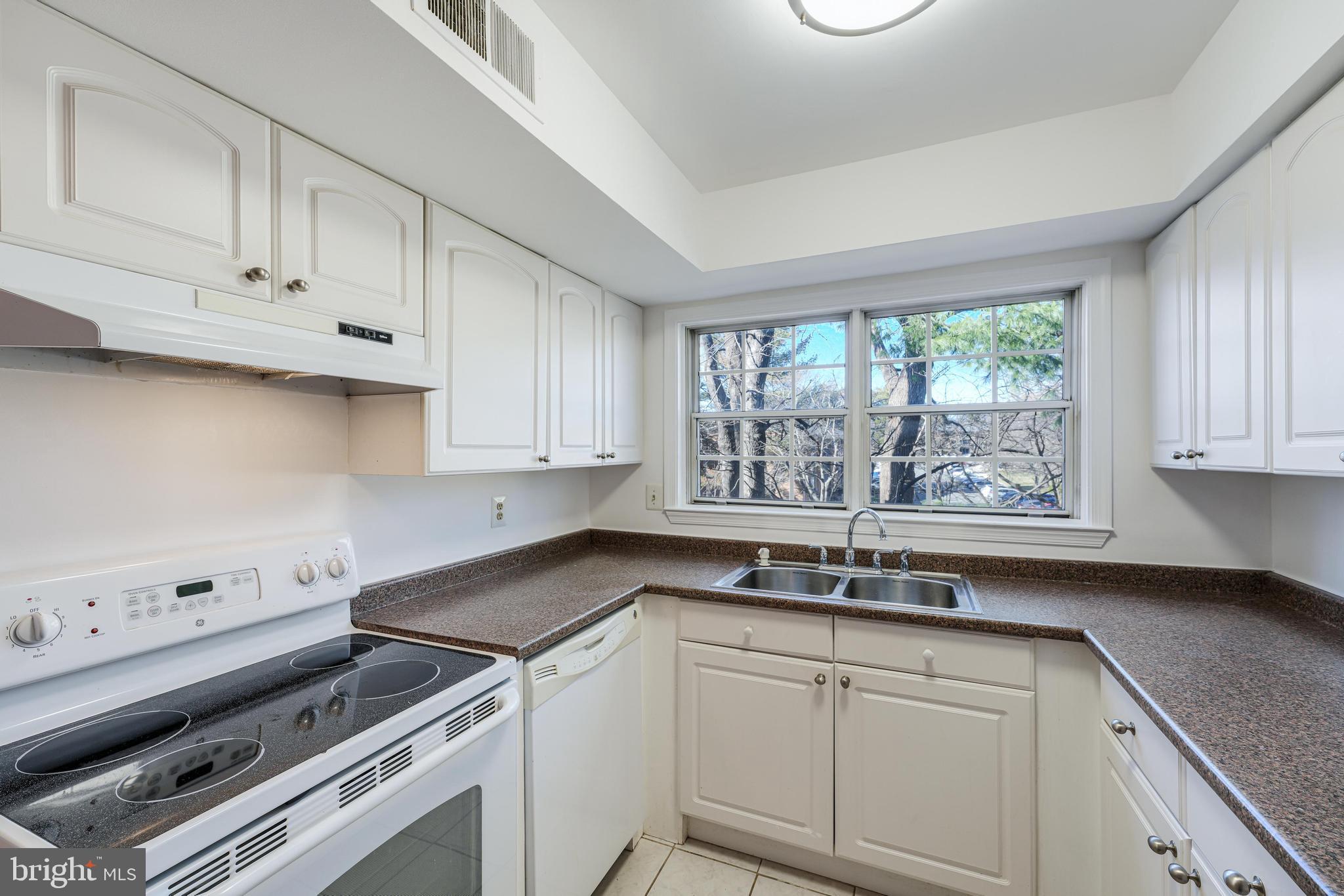 7750 New Providence Dr #35