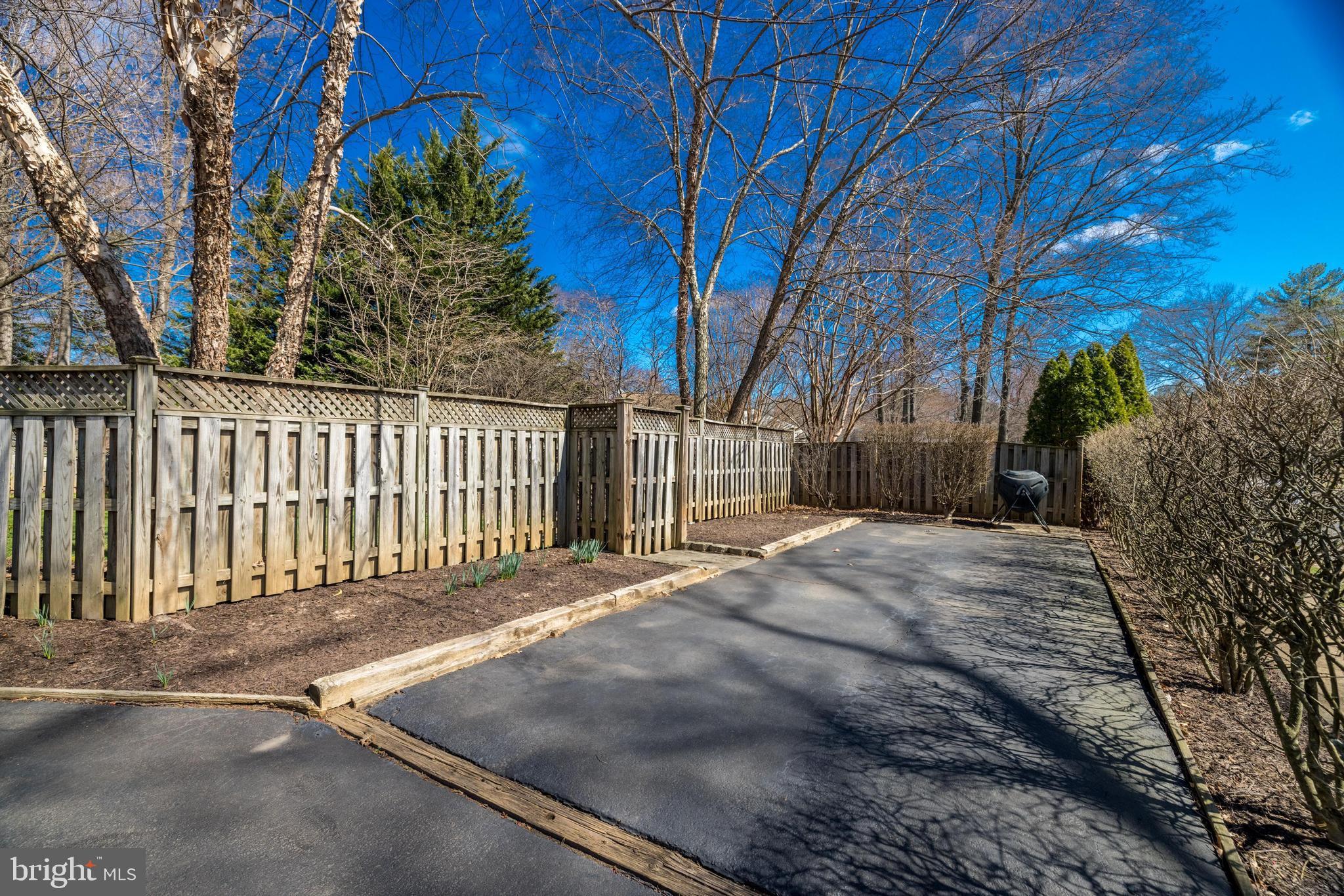 12512 Glenbrooke Woods Dr