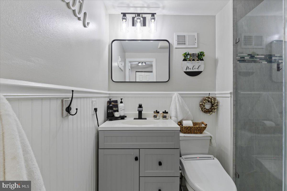 5912 NEW ENGLAND WOODS DRIVE