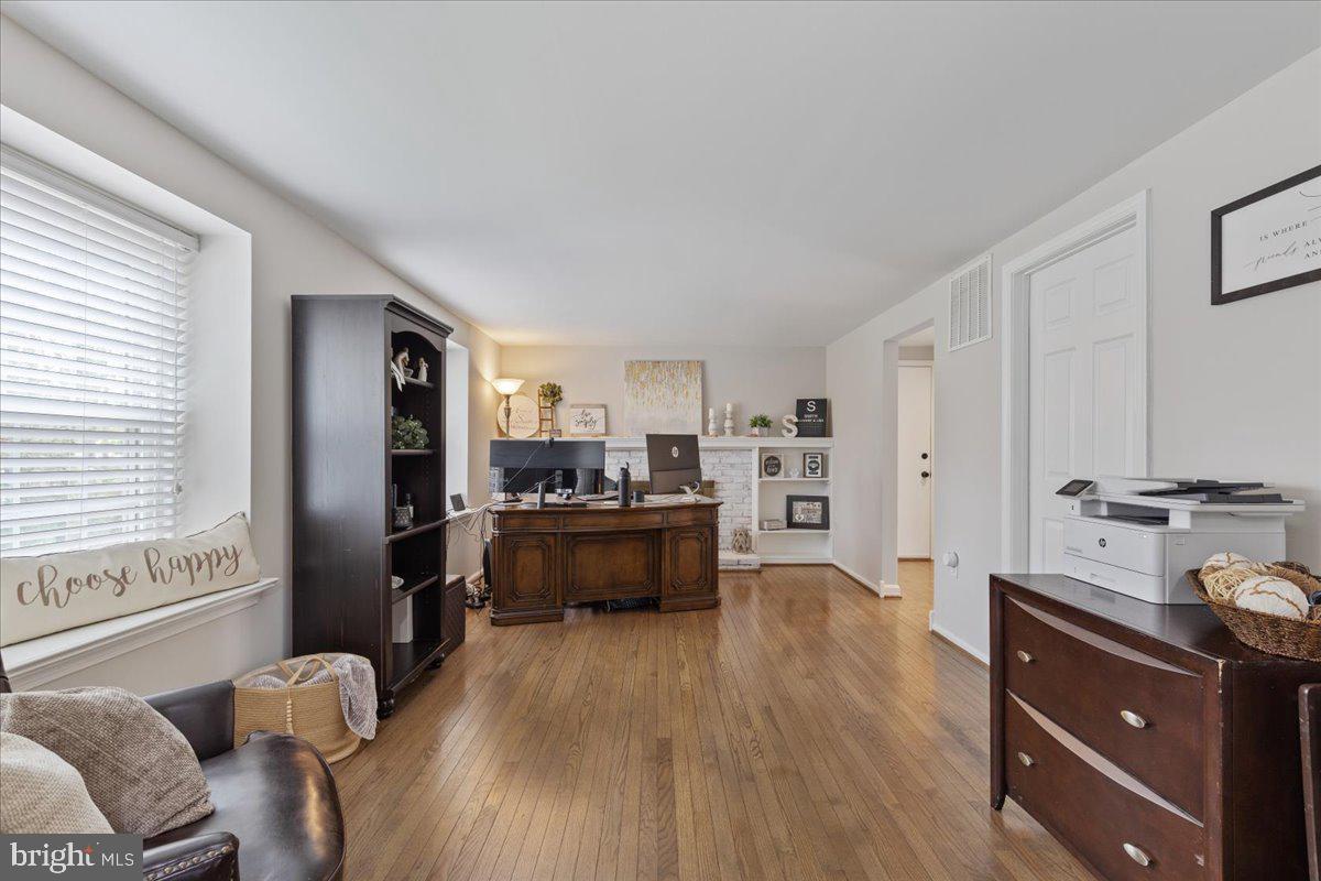 5912 NEW ENGLAND WOODS DRIVE