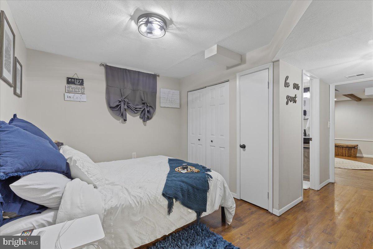 5912 NEW ENGLAND WOODS DRIVE