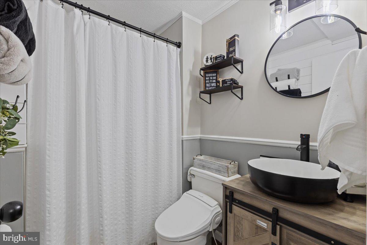 5912 NEW ENGLAND WOODS DRIVE