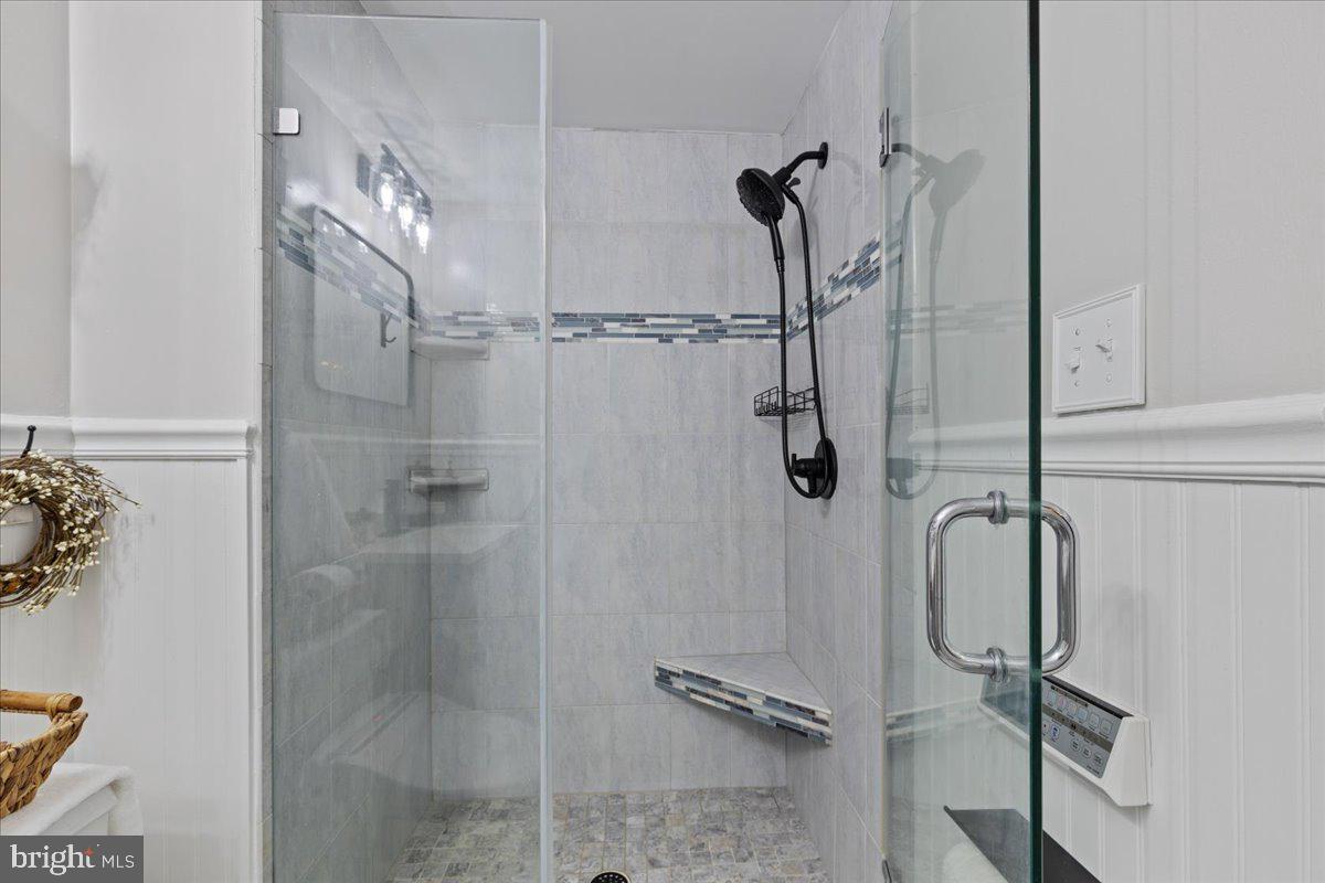 5912 NEW ENGLAND WOODS DRIVE