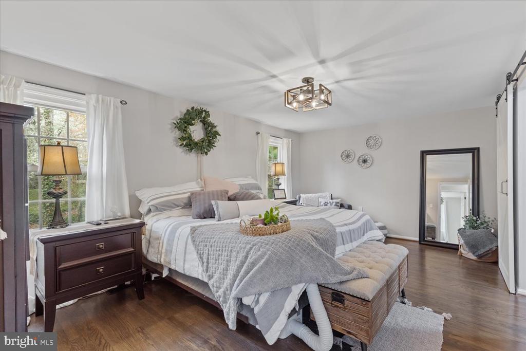 5912 NEW ENGLAND WOODS DRIVE