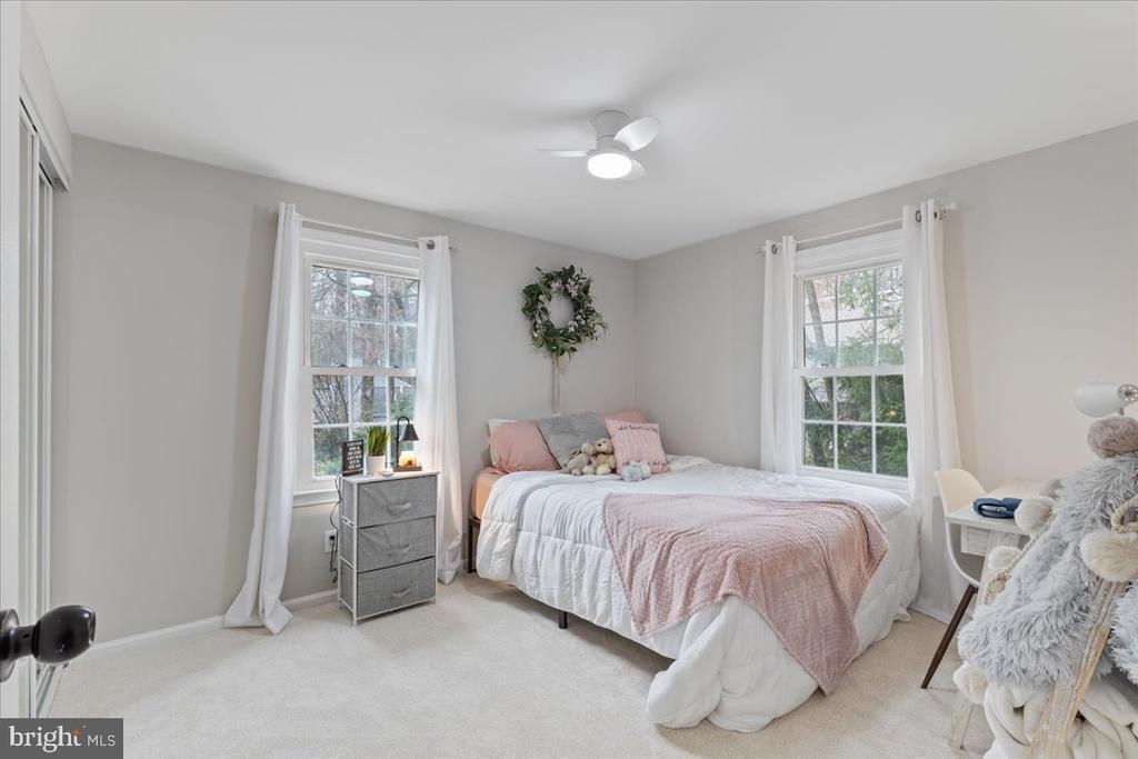 5912 NEW ENGLAND WOODS DRIVE
