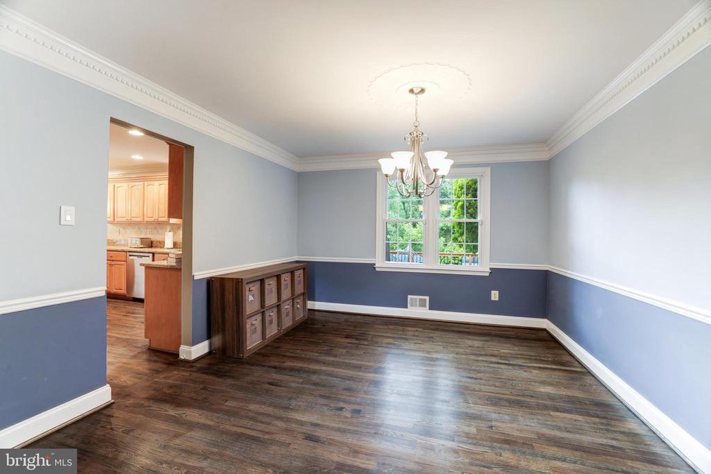 1006 Cup Leaf Holly Ct
